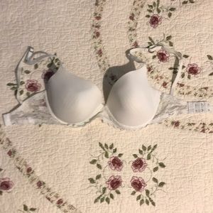 Lightly lined Demi bra 32DD
